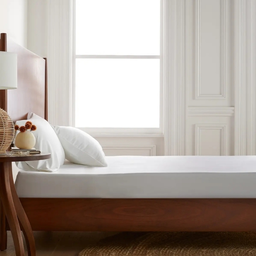 NWOT! Quince Organic Bamboo White Fitted Sheet Only! Sz. King (918)